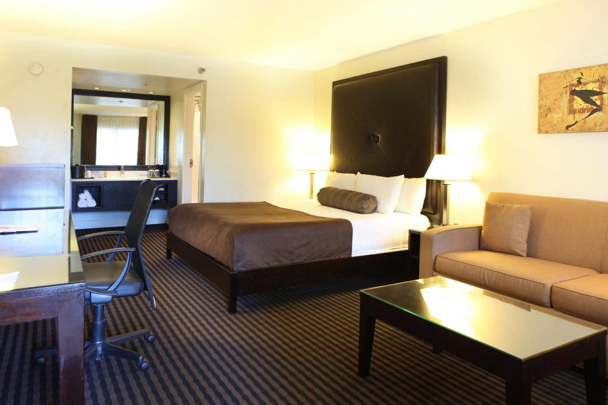 Four Points By Sheraton Anaheim Extérieur photo